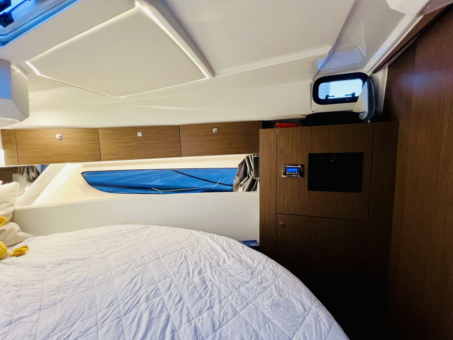 Slide: The Image of Master Stateroom Master Stateroom is a Forward V berth - 5107657