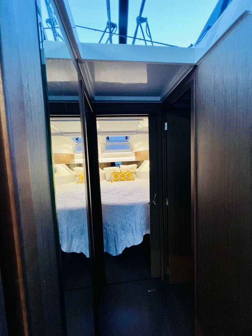 Slide: The Image of Berth - 5107659