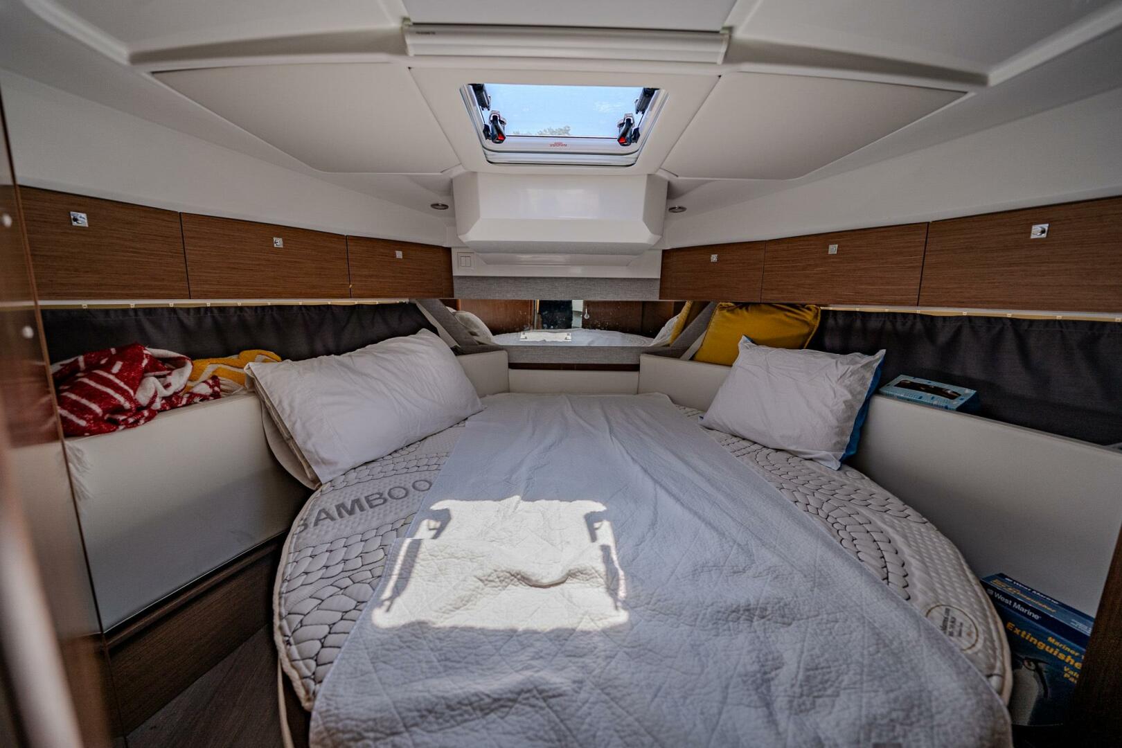 Slide: The Image of Forward V Berth - 5107695