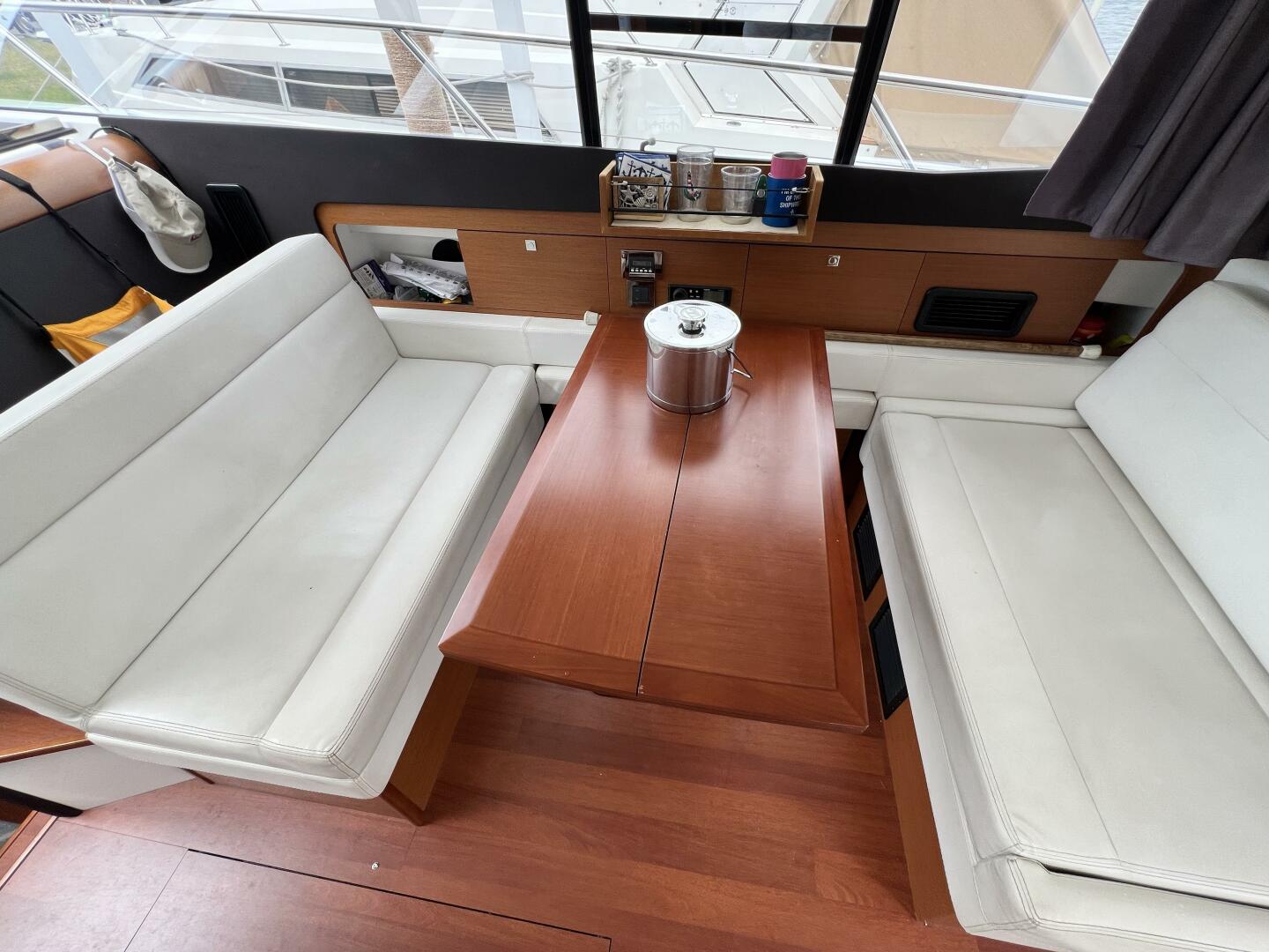 Slide: The Image of SIde View of table and seats Table and seats view - 5454559