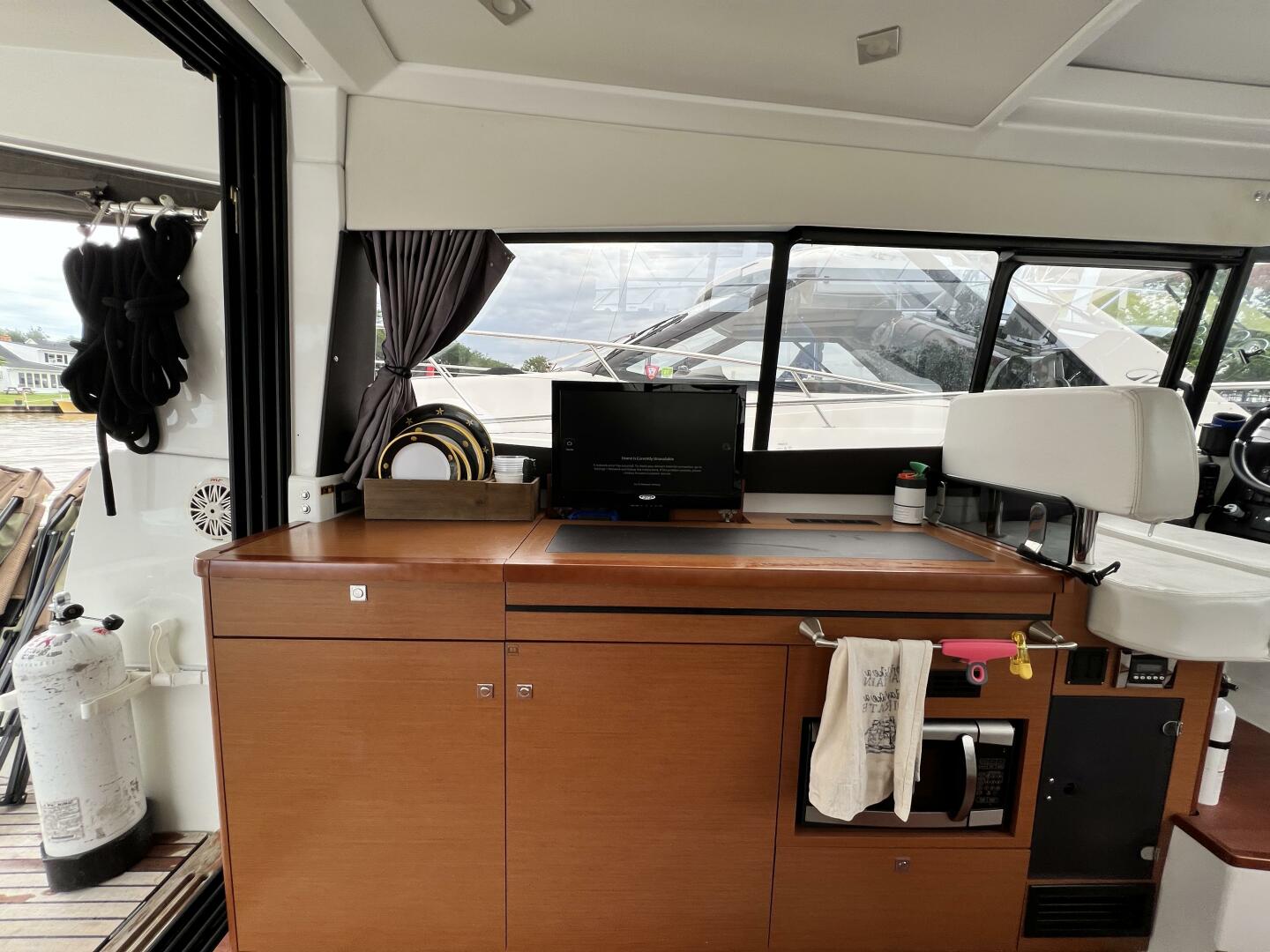 Slide: The Image of Port side TV Port side TV and galley - 5454552