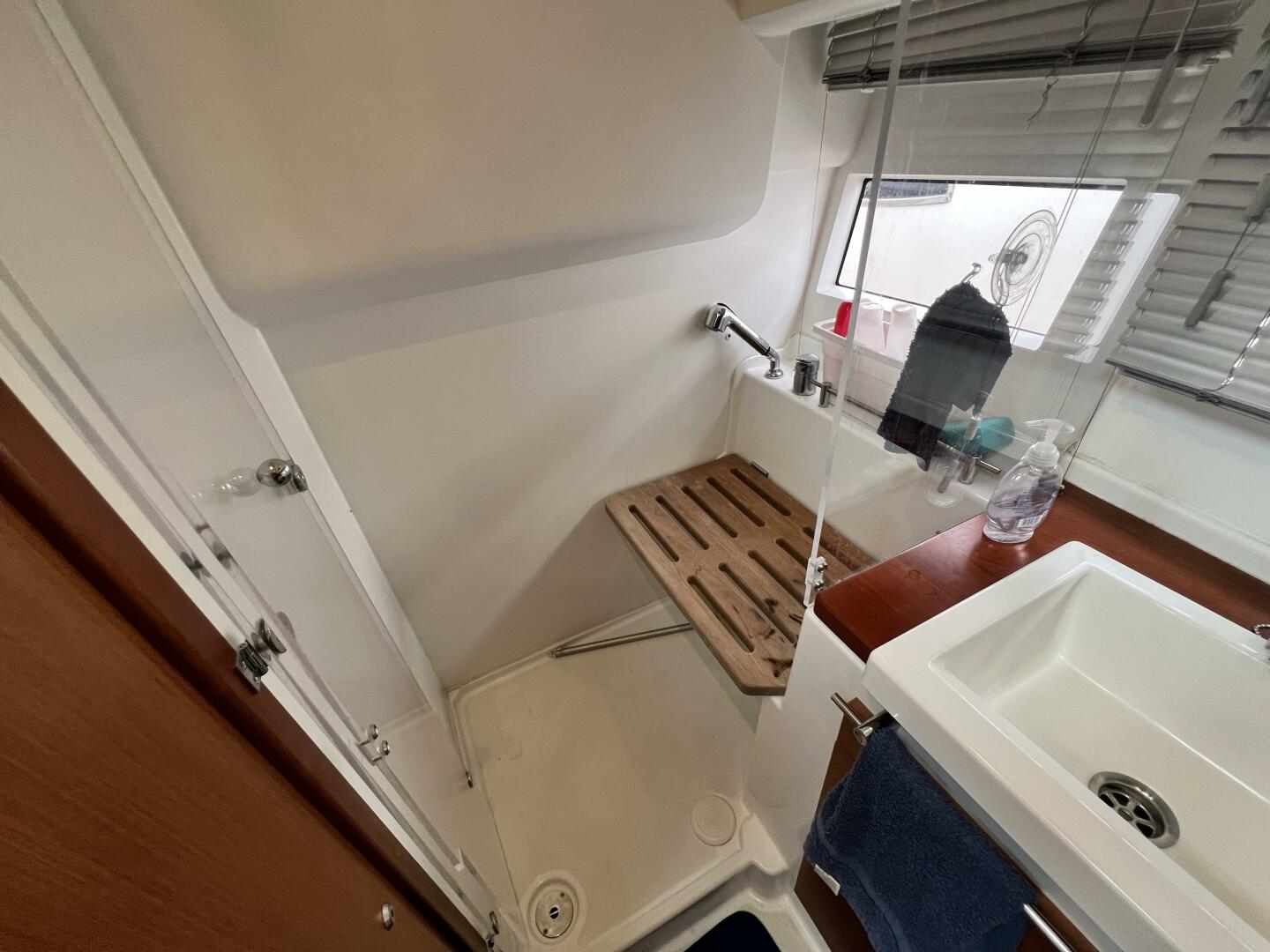 Slide: The Image of View of shower View of port side shower - 5454586