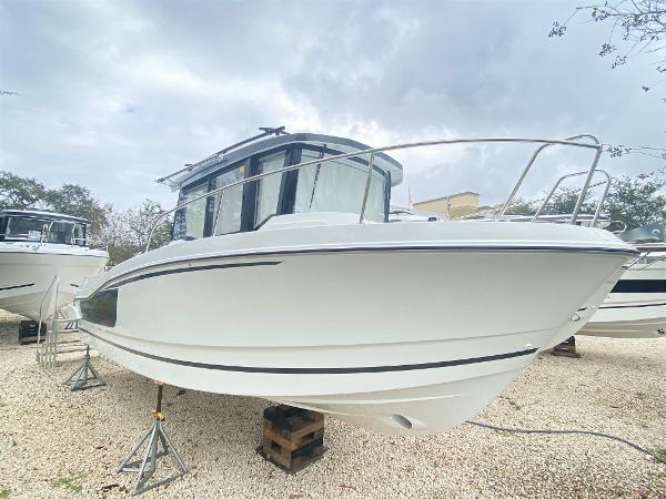 Slide: The Image of Jeanneau NC 795 Sport 2022 - 1