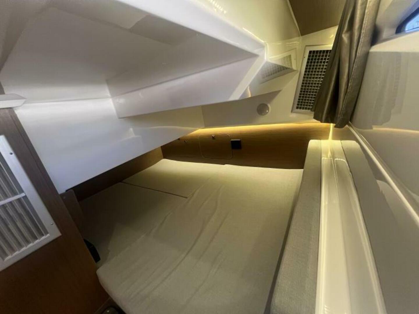 Slide: The Image of Jeanneau NC895 2019 - 5471542