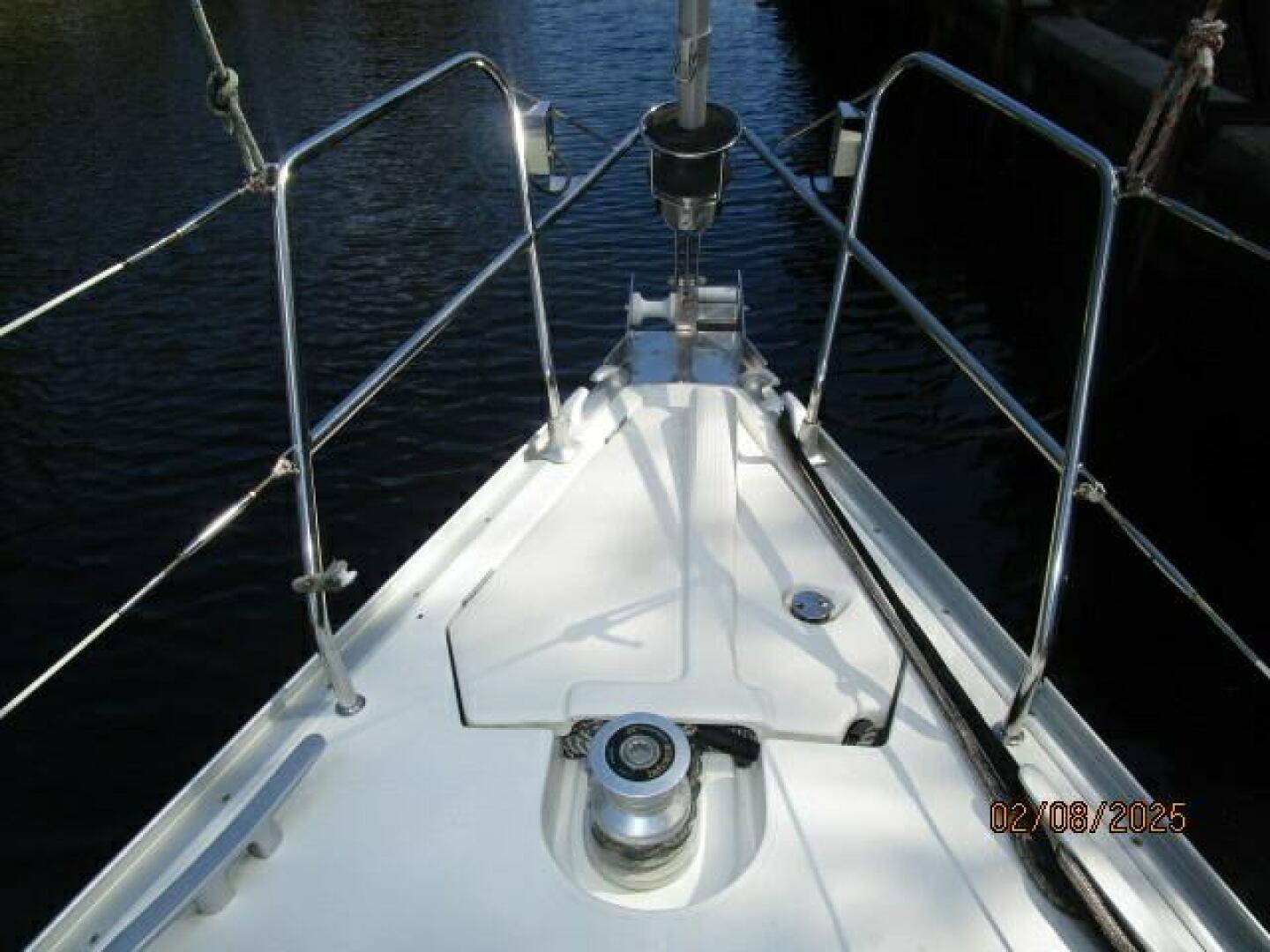 Slide: The Image of 37' Jeanneau anchor windlass - 5028099