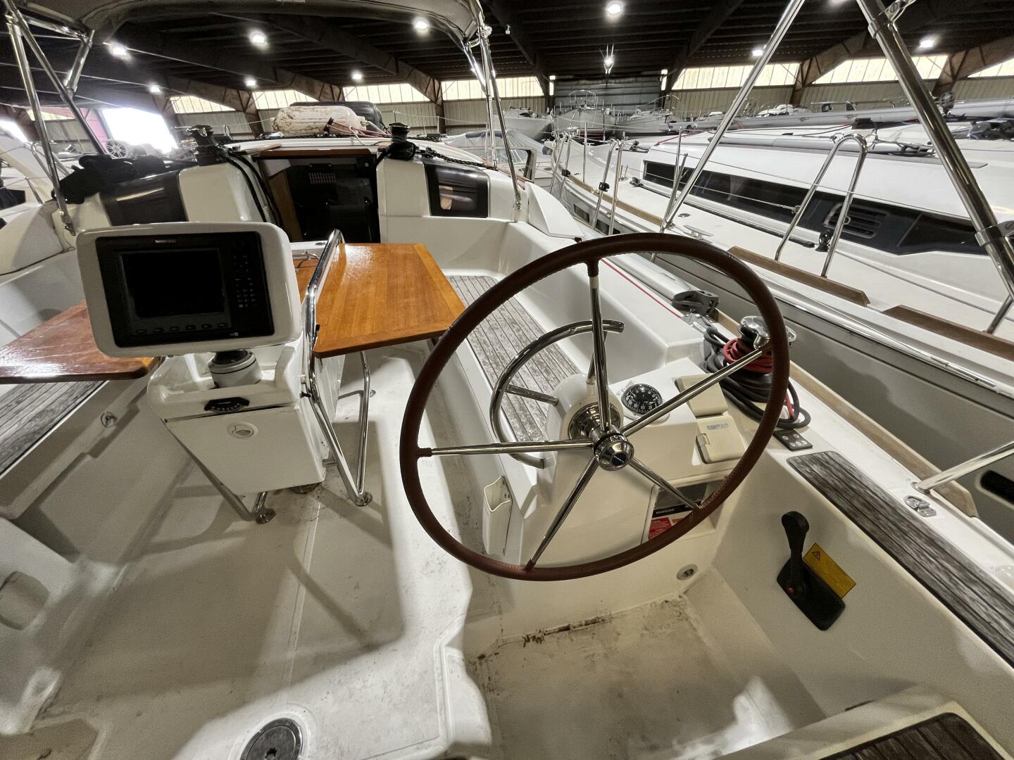 Slide: The Image of 3 Cockpit (7) - 4283198