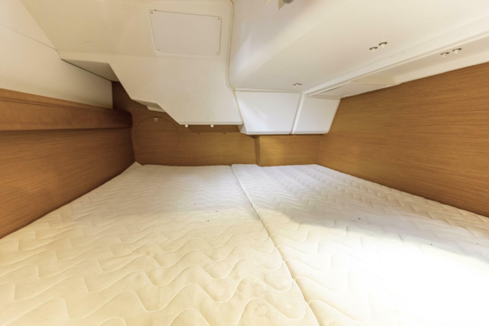 Slide: The Image of 8 Aft STRBD Cabin (4) - 4283262