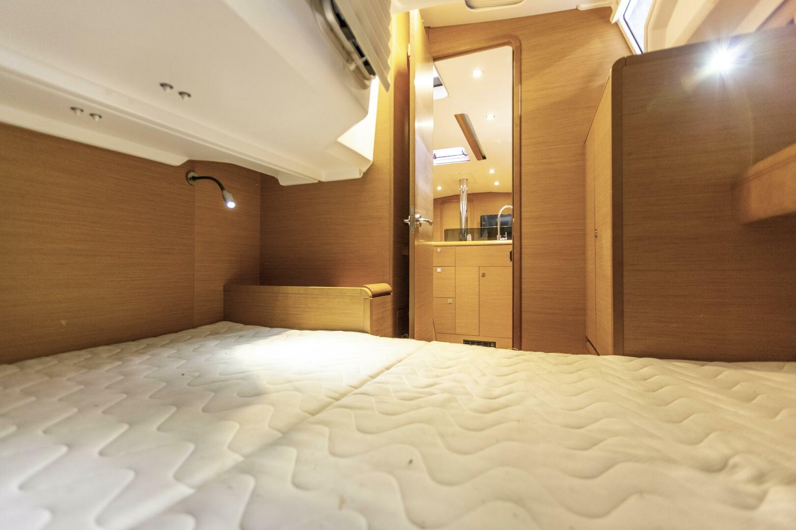 Slide: The Image of 8 Aft STRBD Cabin (5) - 4283263