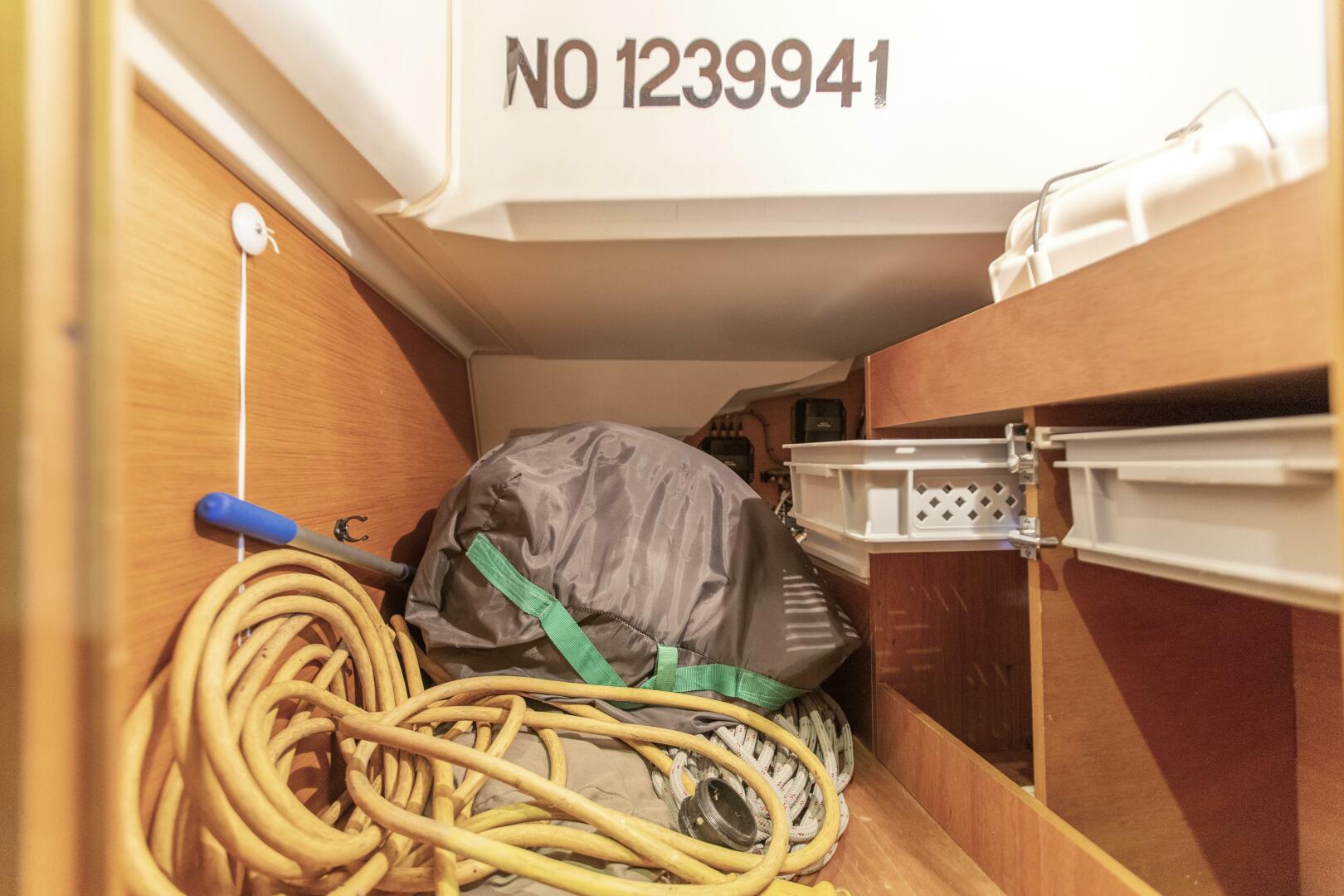 Slide: The Image of 9 Port Utility Cabin (1) - 4283266