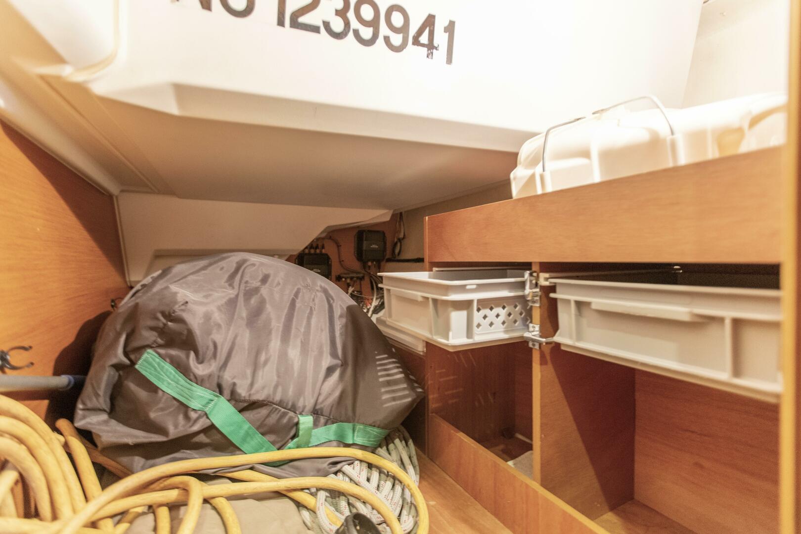 Slide: The Image of 9 Port Utility Cabin (2) - 4283267