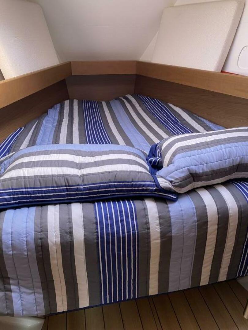 Slide: The Image of 8Forward Cabin (1) - 4262710