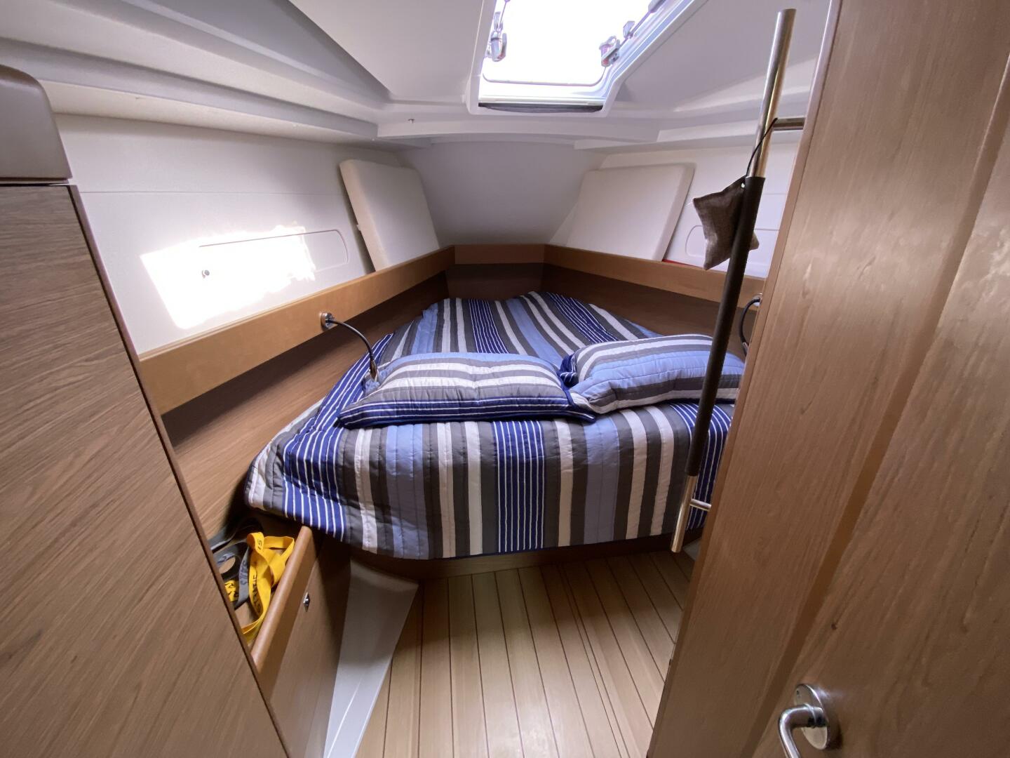 Slide: The Image of 8Forward Cabin (6) - 4262713