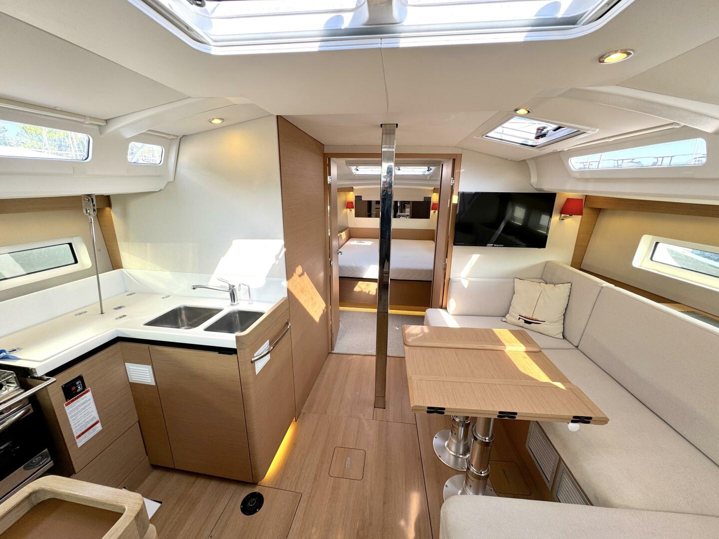 Slide: The Image of Jeanneau Sun Odyssey 440 Performance 2019 - 5115405