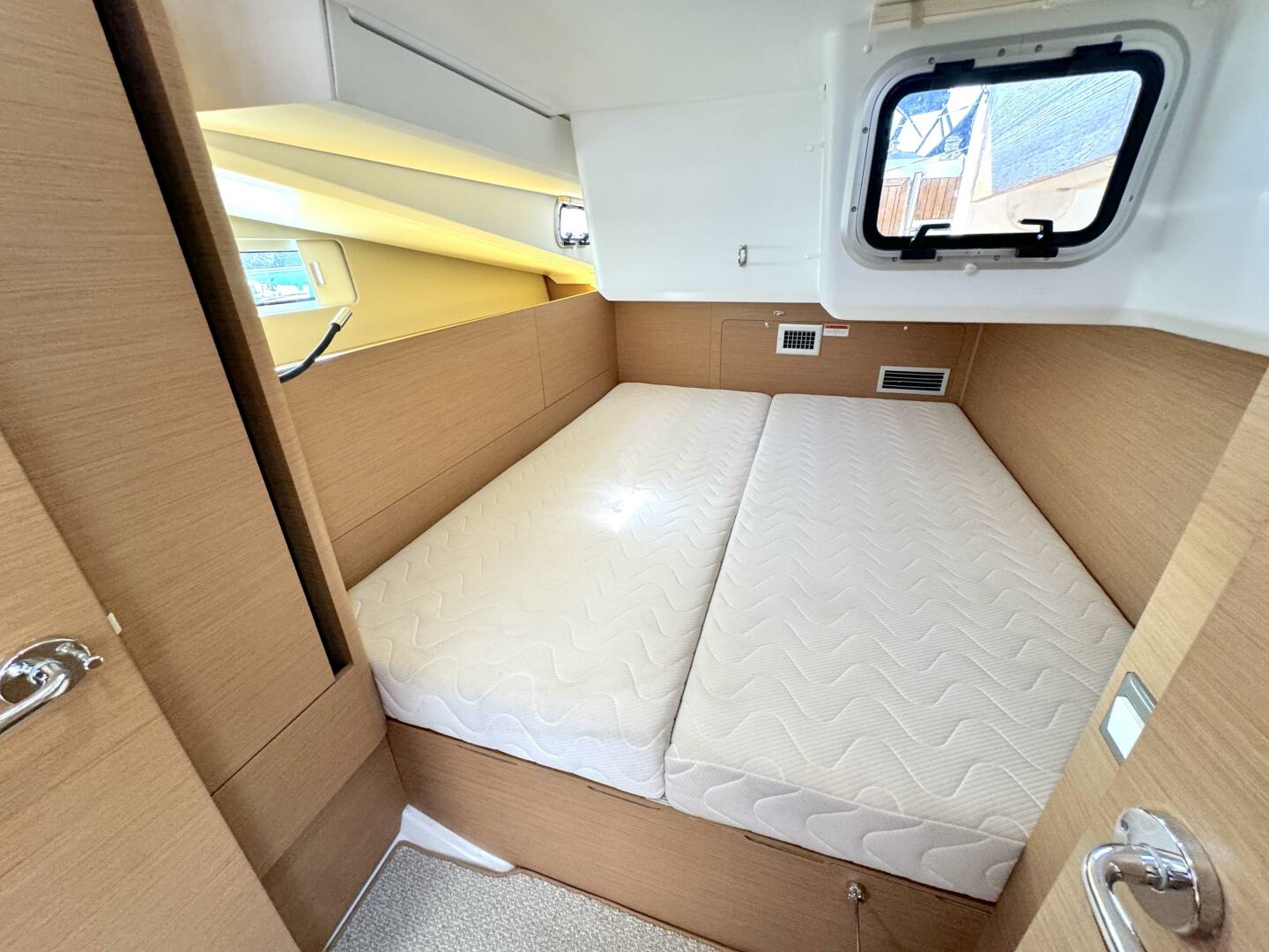 Slide: The Image of Jeanneau Sun Odyssey 440 Performance 2019 - 5115412