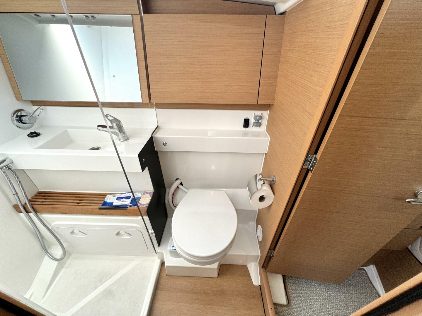 Slide: The Image of Jeanneau Sun Odyssey 440 Performance 2019 - 5115413