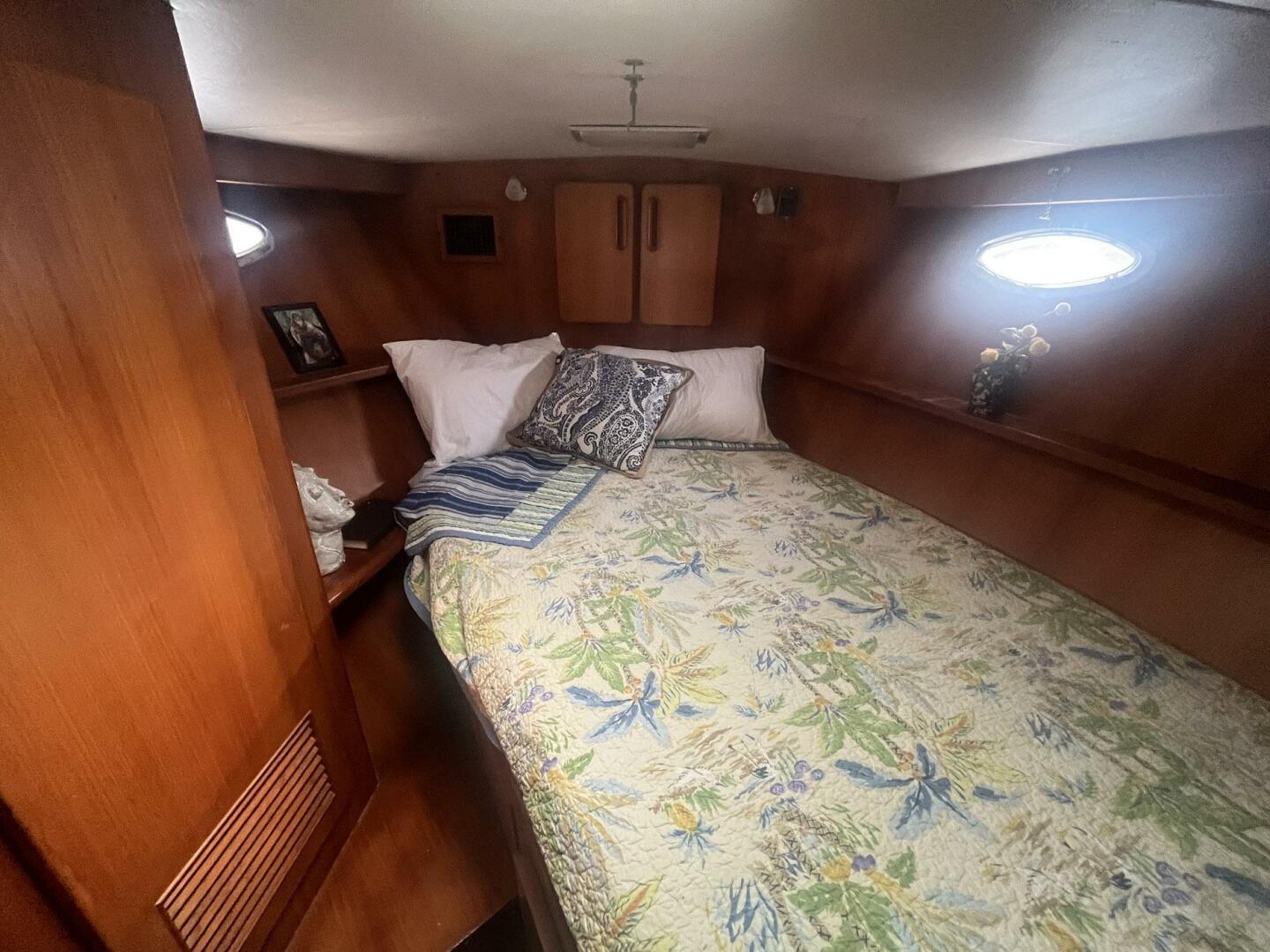 Slide: The Image of Jefferson 42 SE Sundeck Motor Yacht 1990 - 5175336