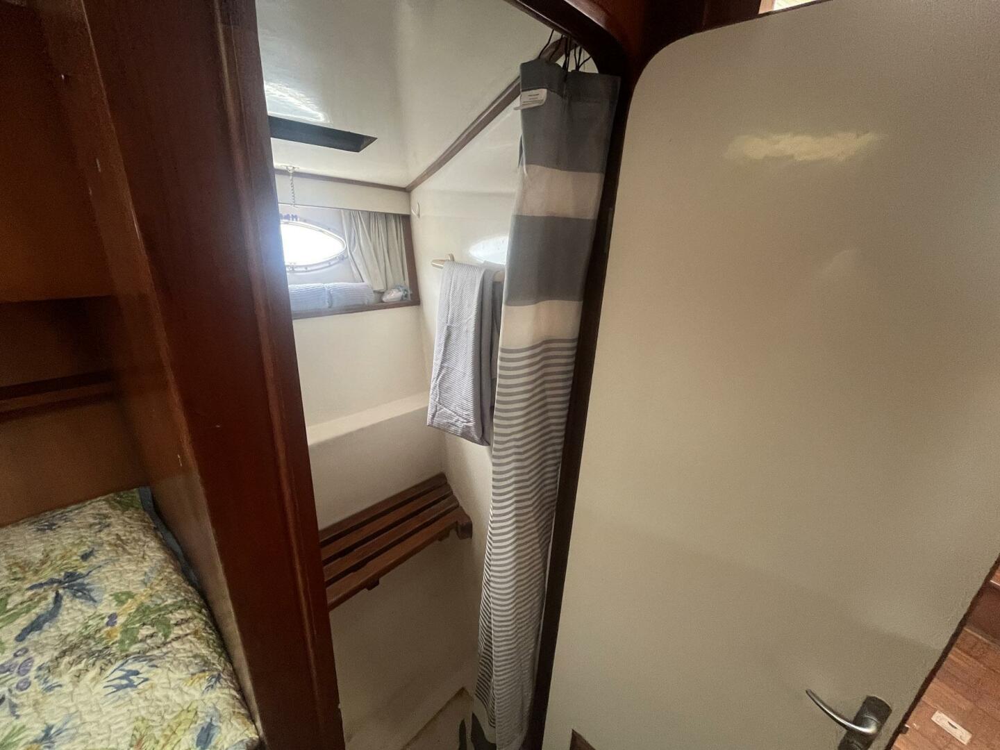 Slide: The Image of Jefferson 42 SE Sundeck Motor Yacht 1990 - 5175339
