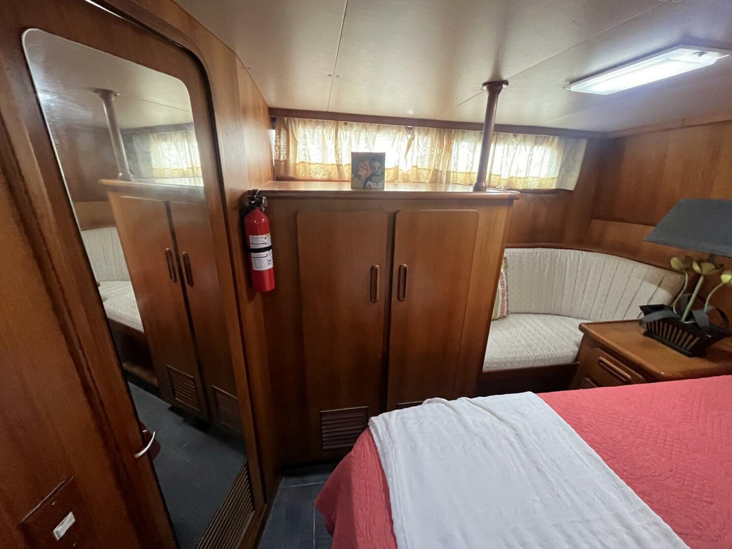 Slide: The Image of Jefferson 42 SE Sundeck Motor Yacht 1990 - 5175326