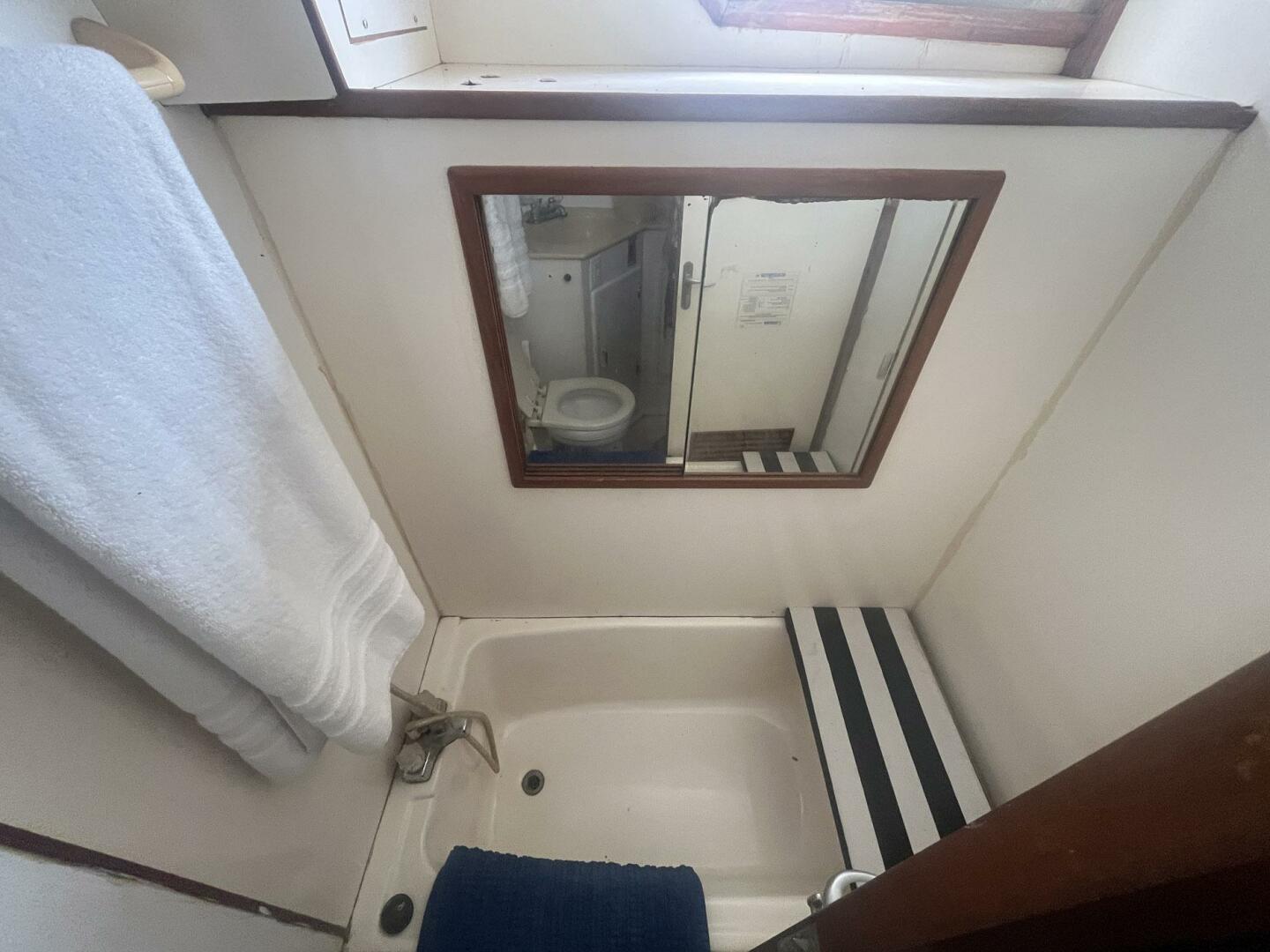 Slide: The Image of Jefferson 42 SE Sundeck Motor Yacht 1990 - 5175332