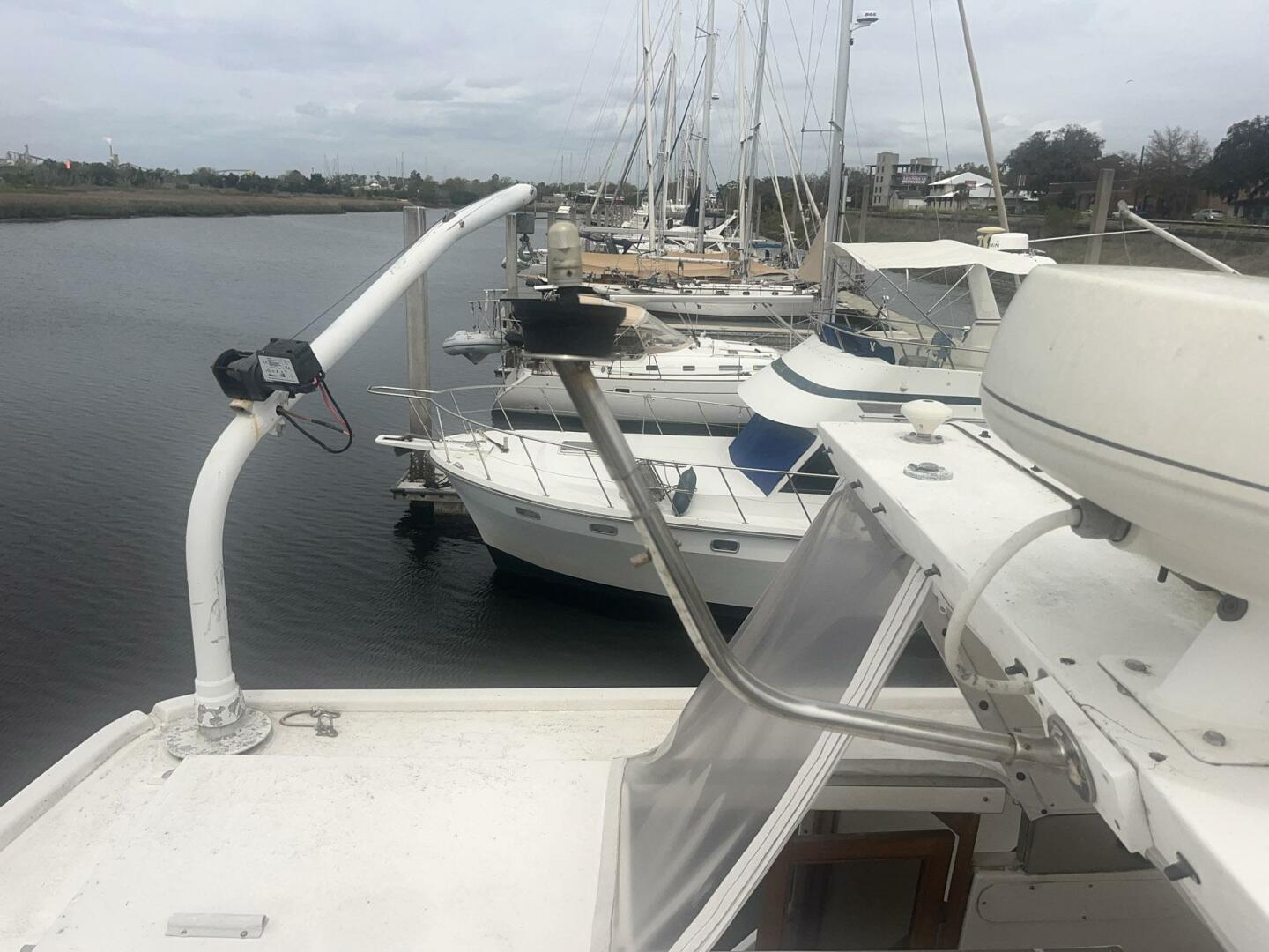 Slide: The Image of Jefferson 42 SE Sundeck Motor Yacht 1990 - 5175357