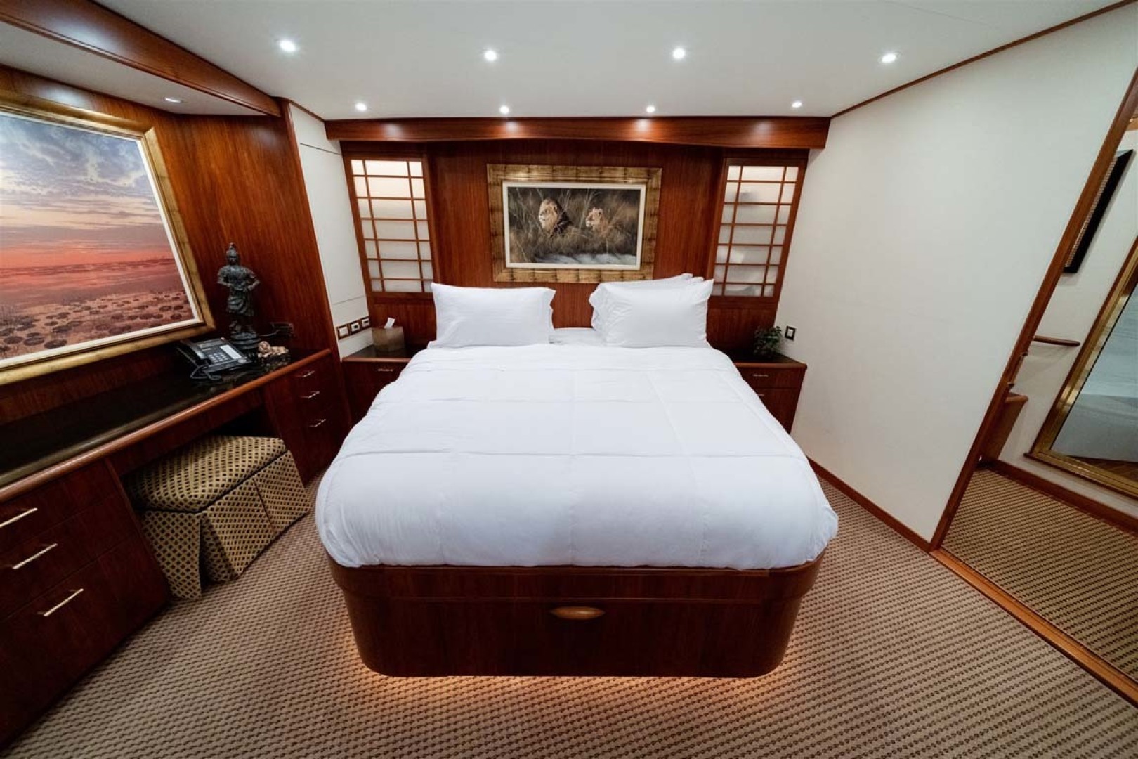 Slide: The Image of Full Walkaround King Berth - 21