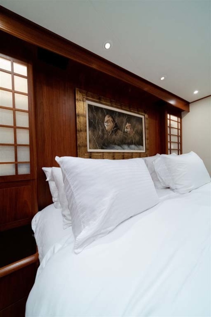 Slide: The Image of Extravagant Rich Teak to Accent - 23