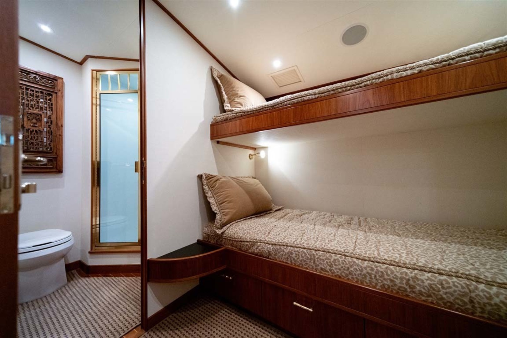 Slide: The Image of Oversized Over/Under Berths - 33