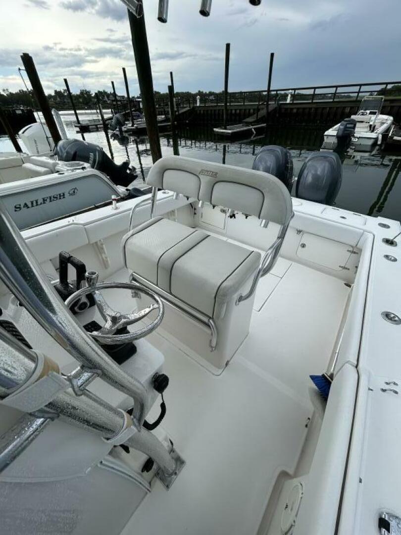 Jupiter 26 CC Forward Seating 2012 for Sale | MarineSource