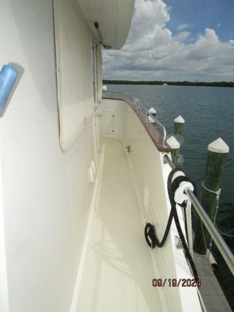 Slide: The Image of 48' Kadey-Krogen starboard side deck2 - 14