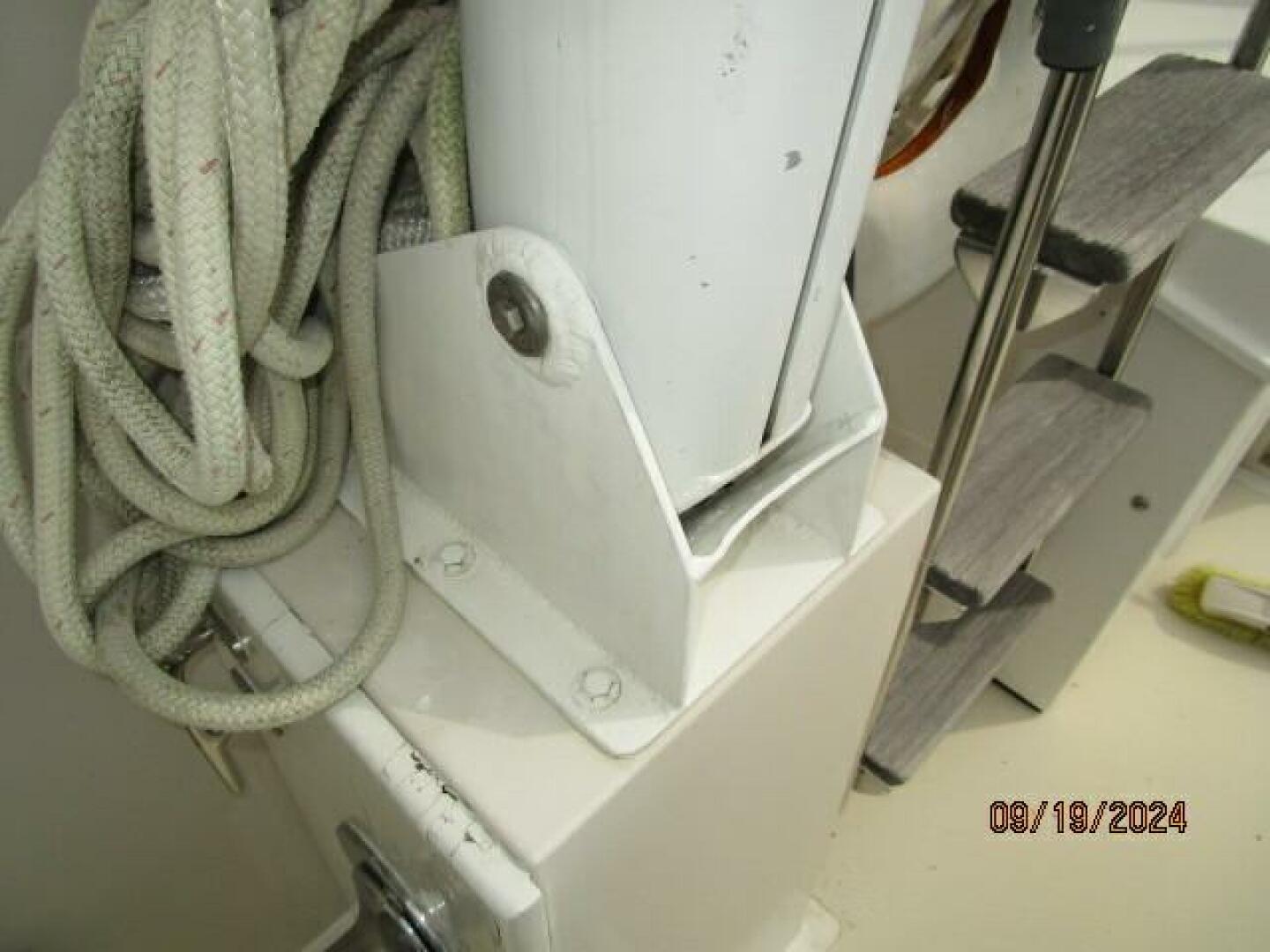 Slide: The Image of 48' Kadey-Krogen mast base hinge - 20