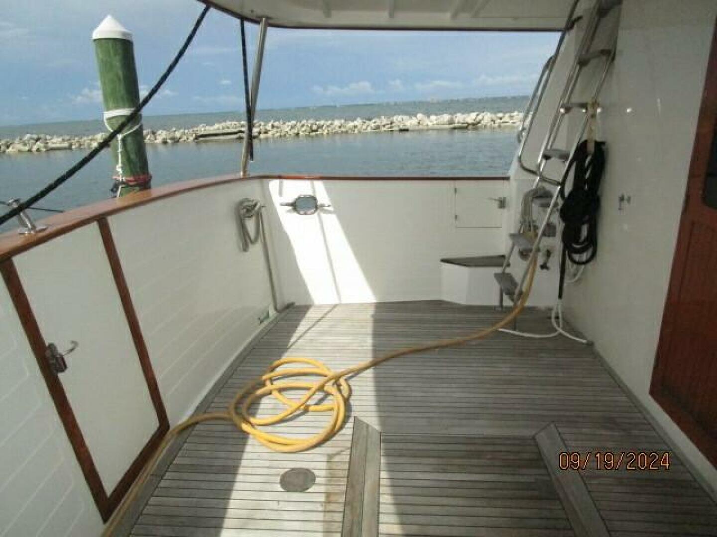 Slide: The Image of 48' Kadey-Krogen aftdeck port - 23
