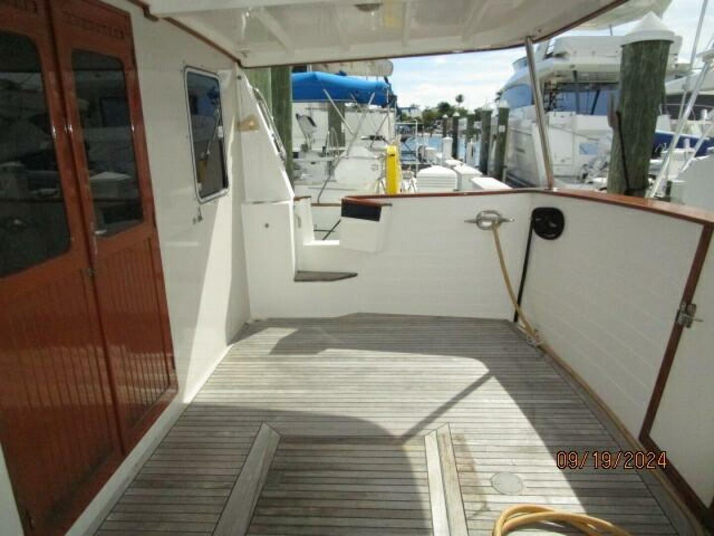 Slide: The Image of 48' Kadey-Krogen aftdeck starboard - 24