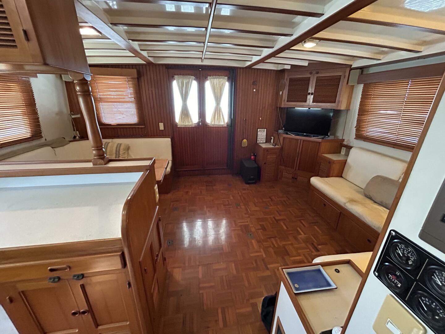 Slide: The Image of 48' Kadey-Krogen salon aft - 27