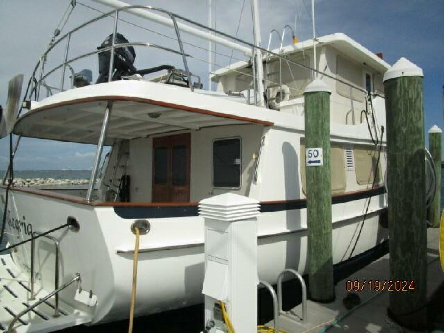 Slide: The Image of 48' Kadey-Krogen starboard aft profile - 5