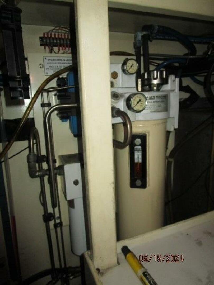 Slide: The Image of 48' Kadey-Krogen stabilizer system - 71