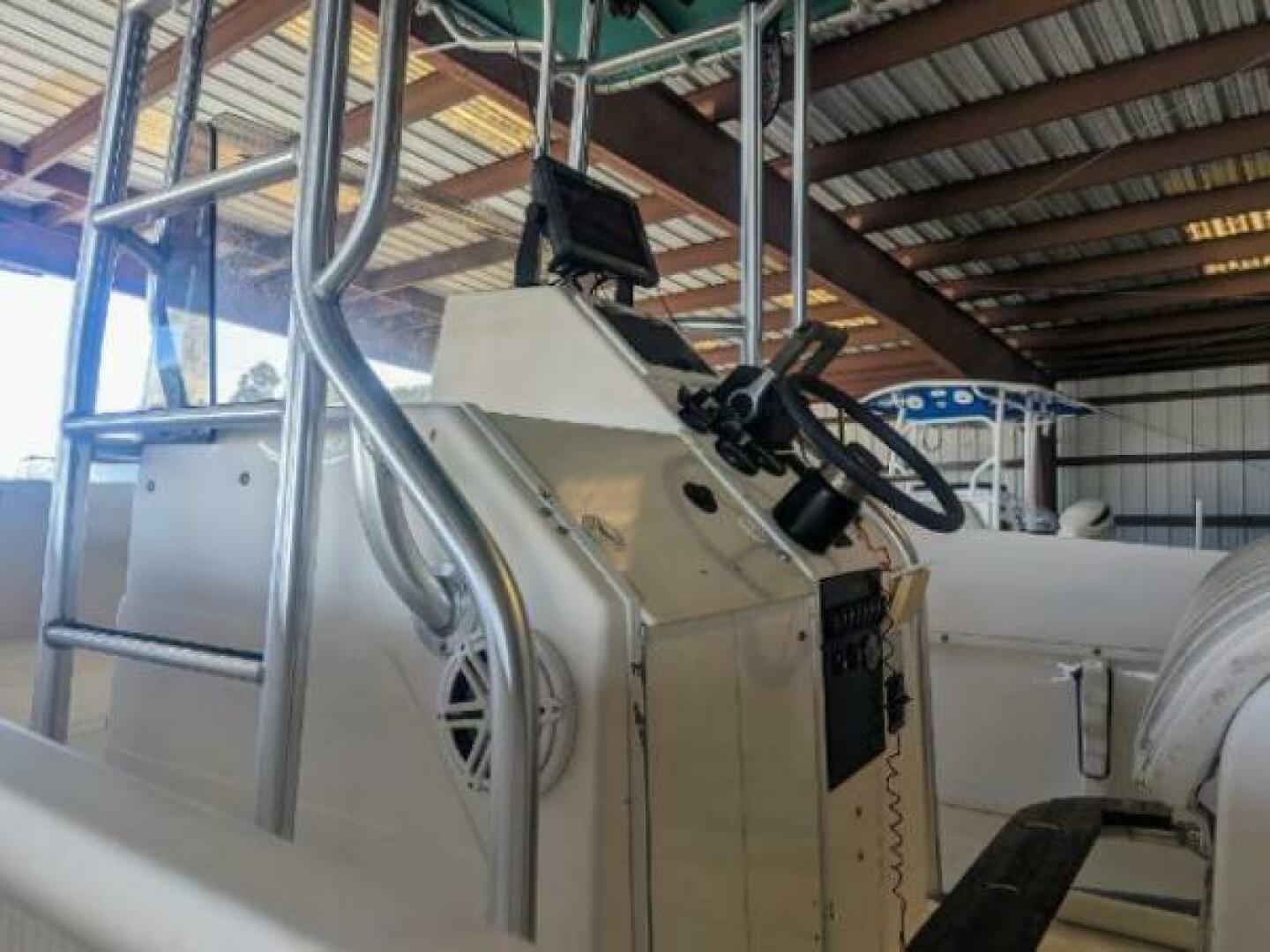 Slide: The Image of Key Largo 23.5 Walk In 2004 - 4351850