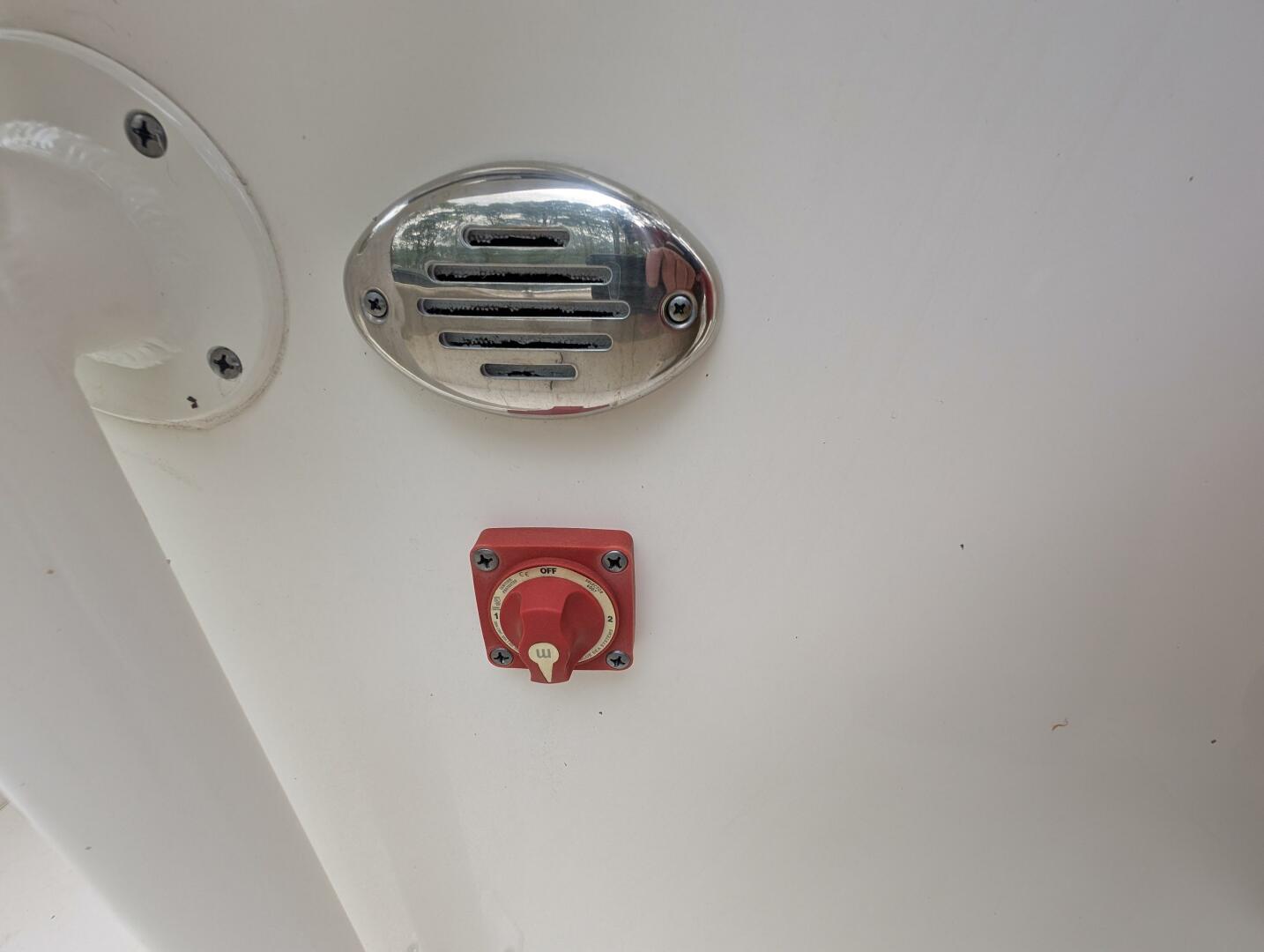 Slide: The Image of 040 Battery Switch - 5216972