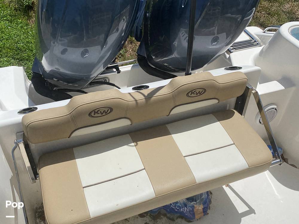 Slide: The Image of Key West 244CC Bluewater 2020 - 11