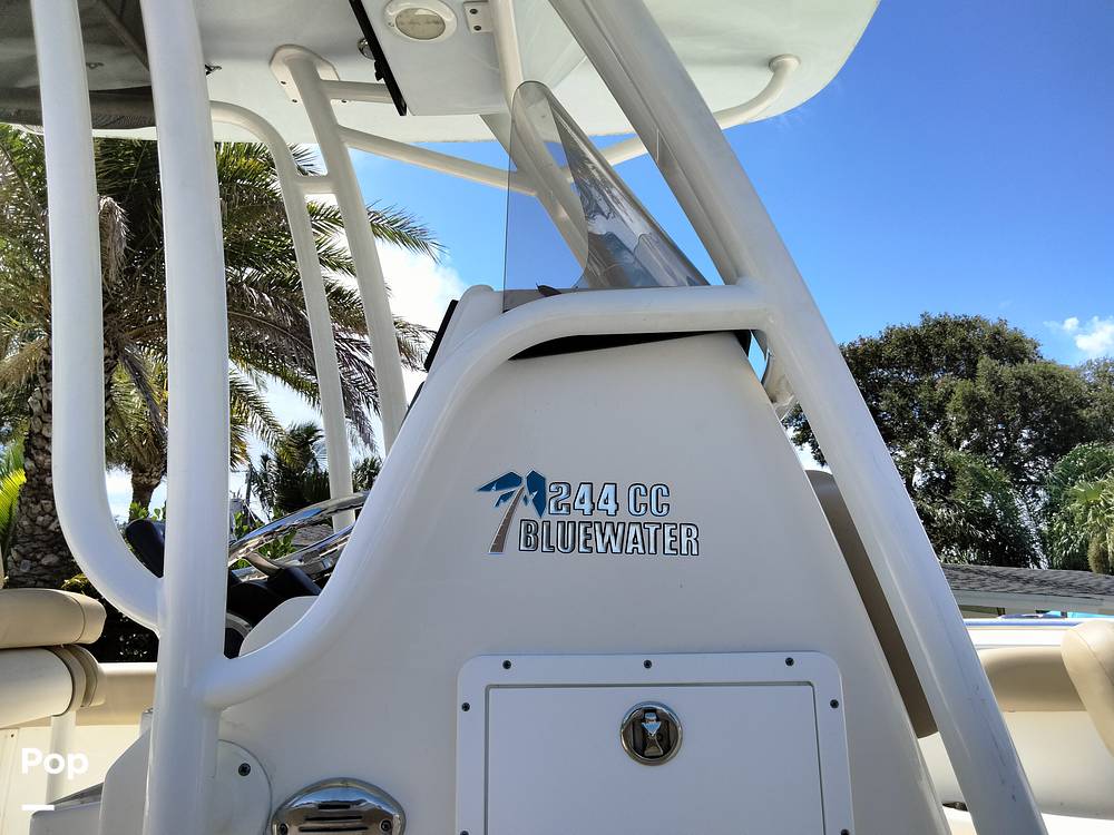 Slide: The Image of Key West 244CC Bluewater 2020 - 13