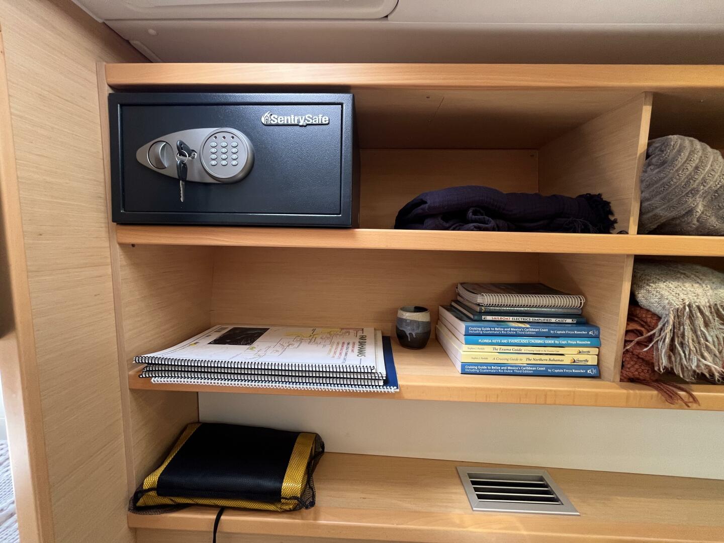 Slide: The Image of Lagoon 39 2016 - 5425811