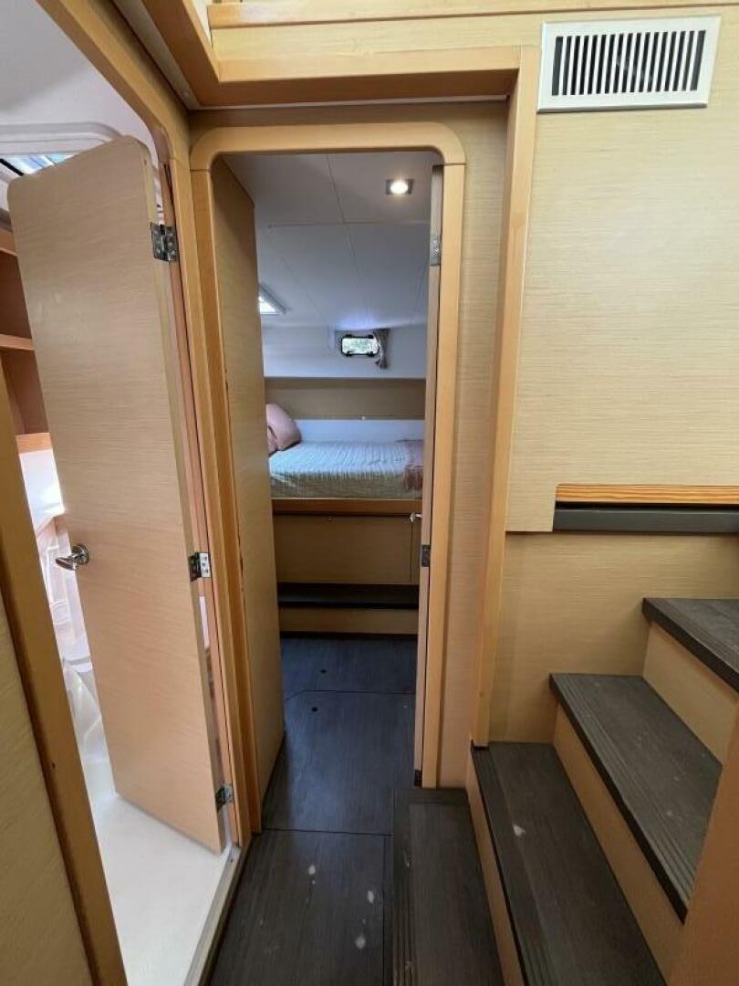 Slide: The Image of Lagoon 39 2016 - 5425927