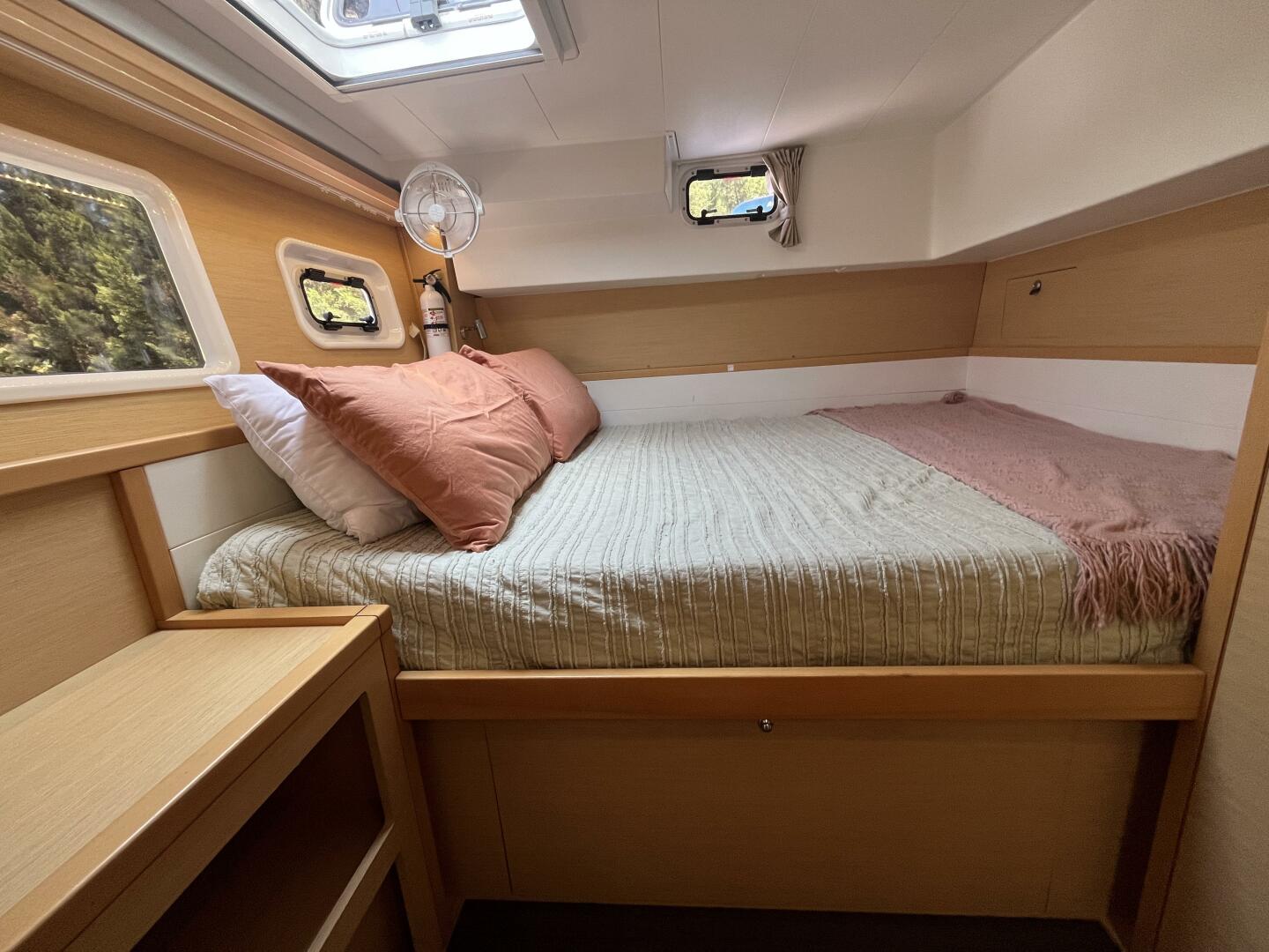 Slide: The Image of Lagoon 39 2016 - 5425928