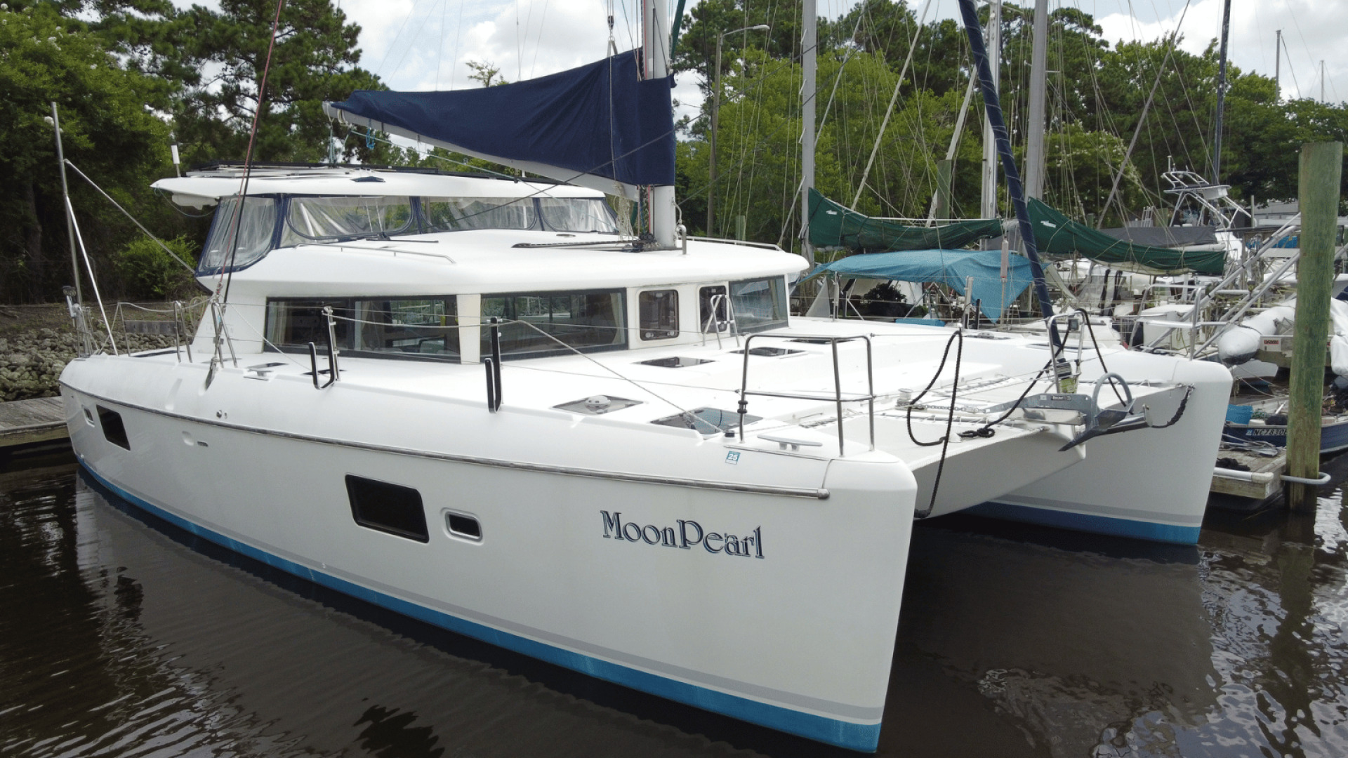 Slide: The Image of Lagoon 420 Owner's Version 2008 - 5400713