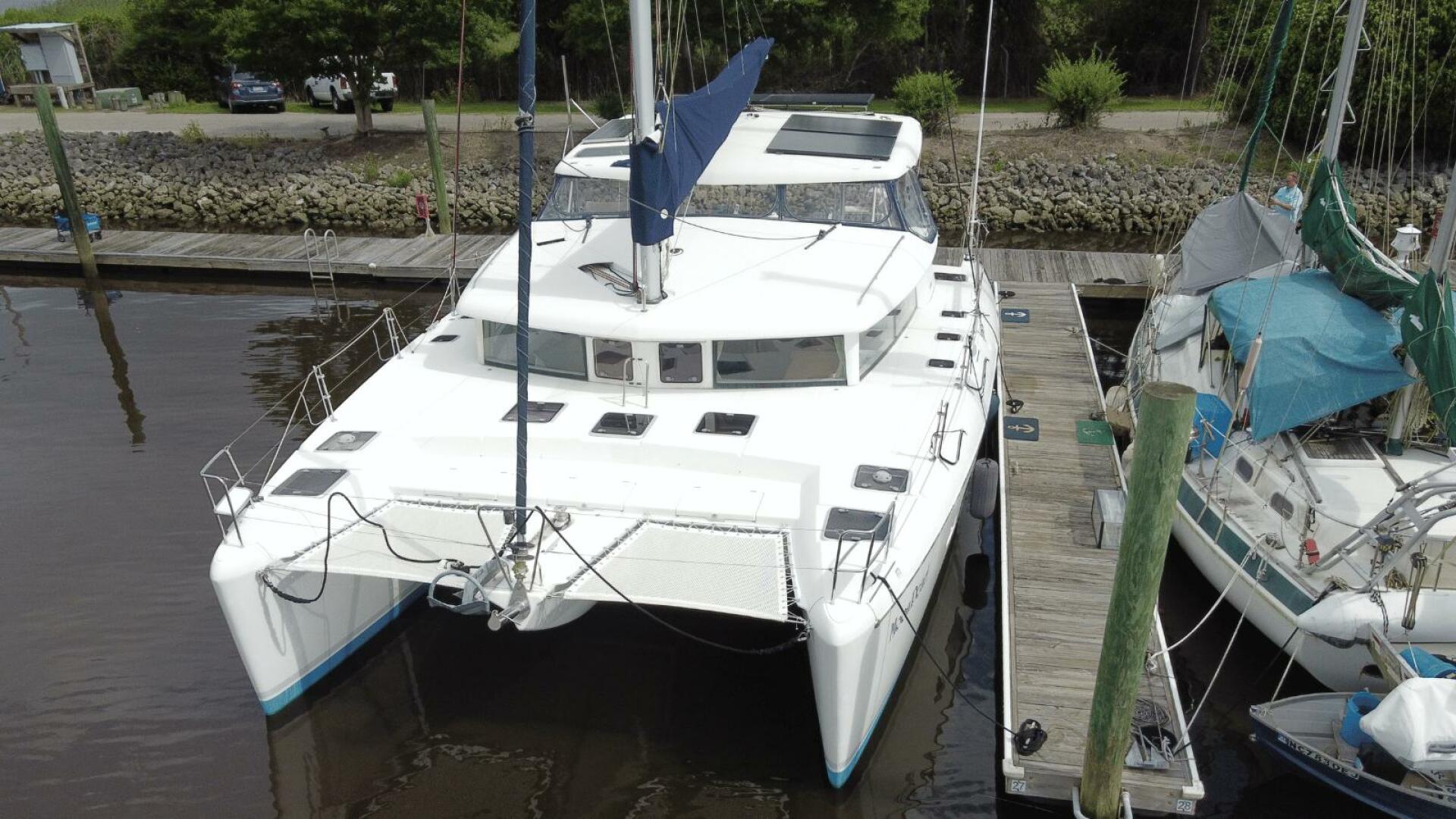 Slide: The Image of Lagoon 420 Owner's Version 2008 - 5400717