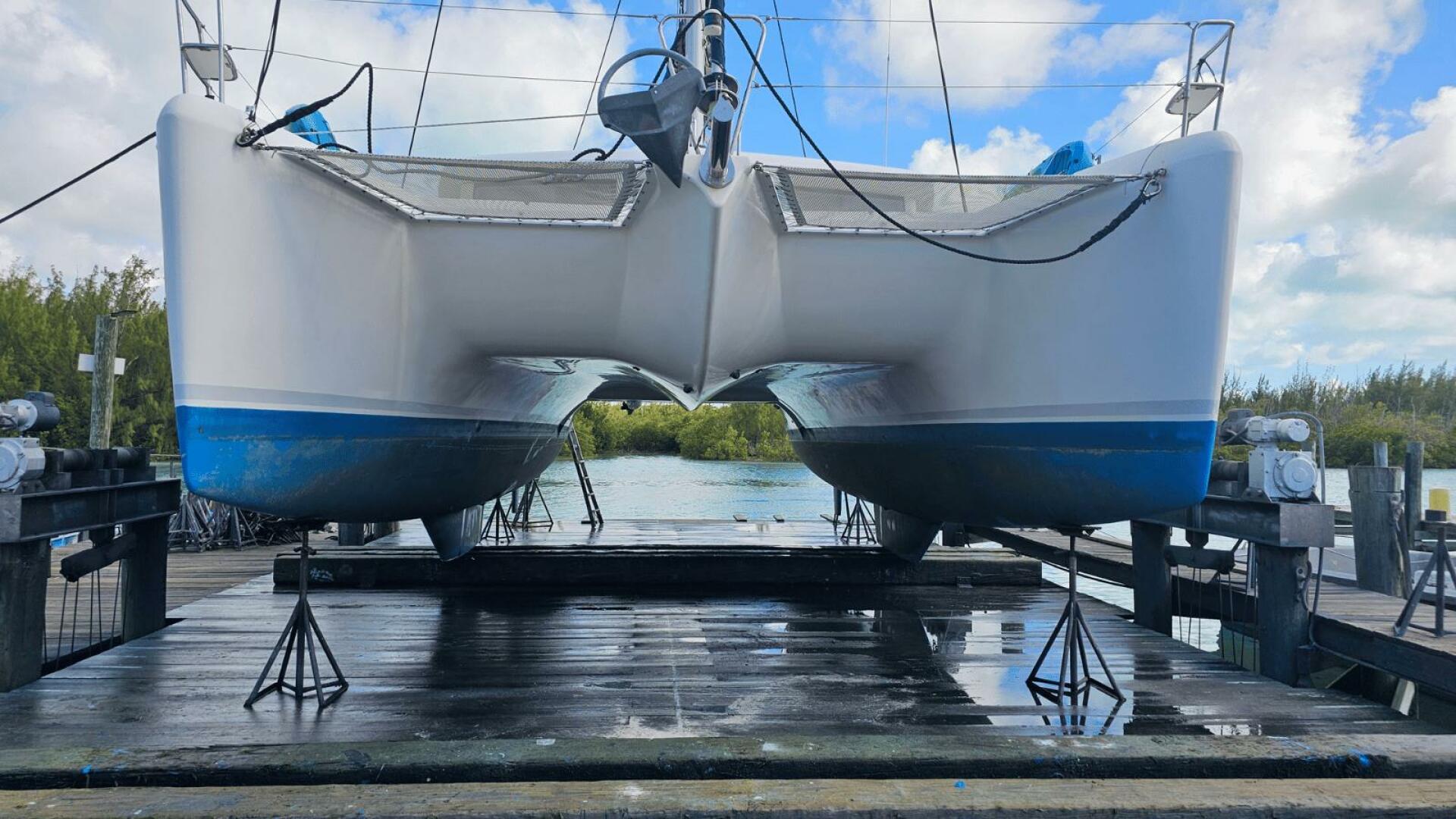Slide: The Image of Lagoon 420 Owner's Version 2008 - 5400720