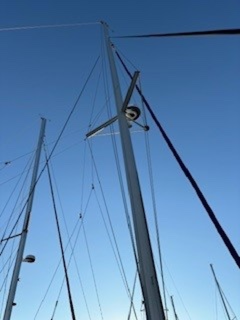 Slide: The Image of Used Sail Catamaran for sale 2003 Lagoon 380 - FISHY BUSINESS - 4893769