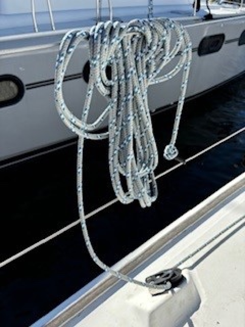 Slide: The Image of Used Sail Catamaran for sale 2003 Lagoon 380 - FISHY BUSINESS - 4893762