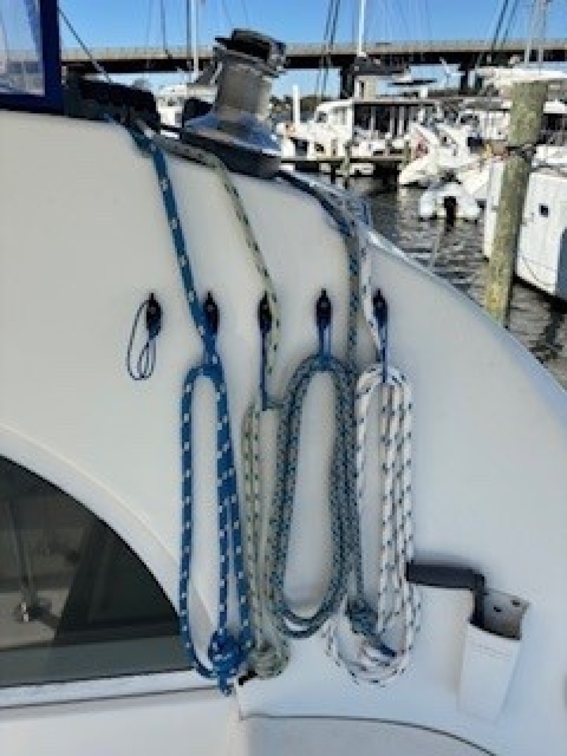 Slide: The Image of Used Sail Catamaran for sale 2003 Lagoon 380 - FISHY BUSINESS - 4893754