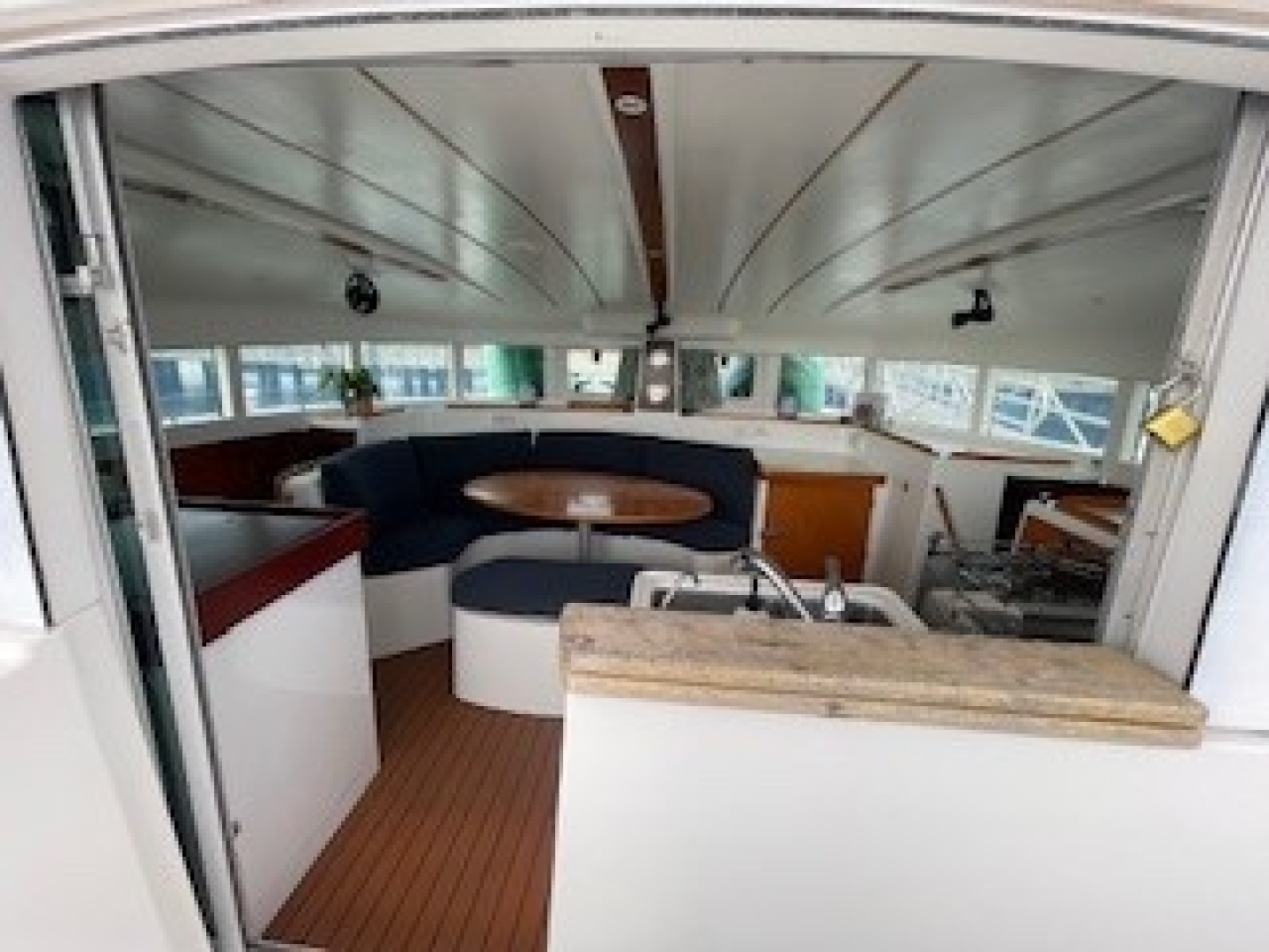 Slide: The Image of Used Sail Catamaran for sale 2003 Lagoon 380 - FISHY BUSINESS - 4893722