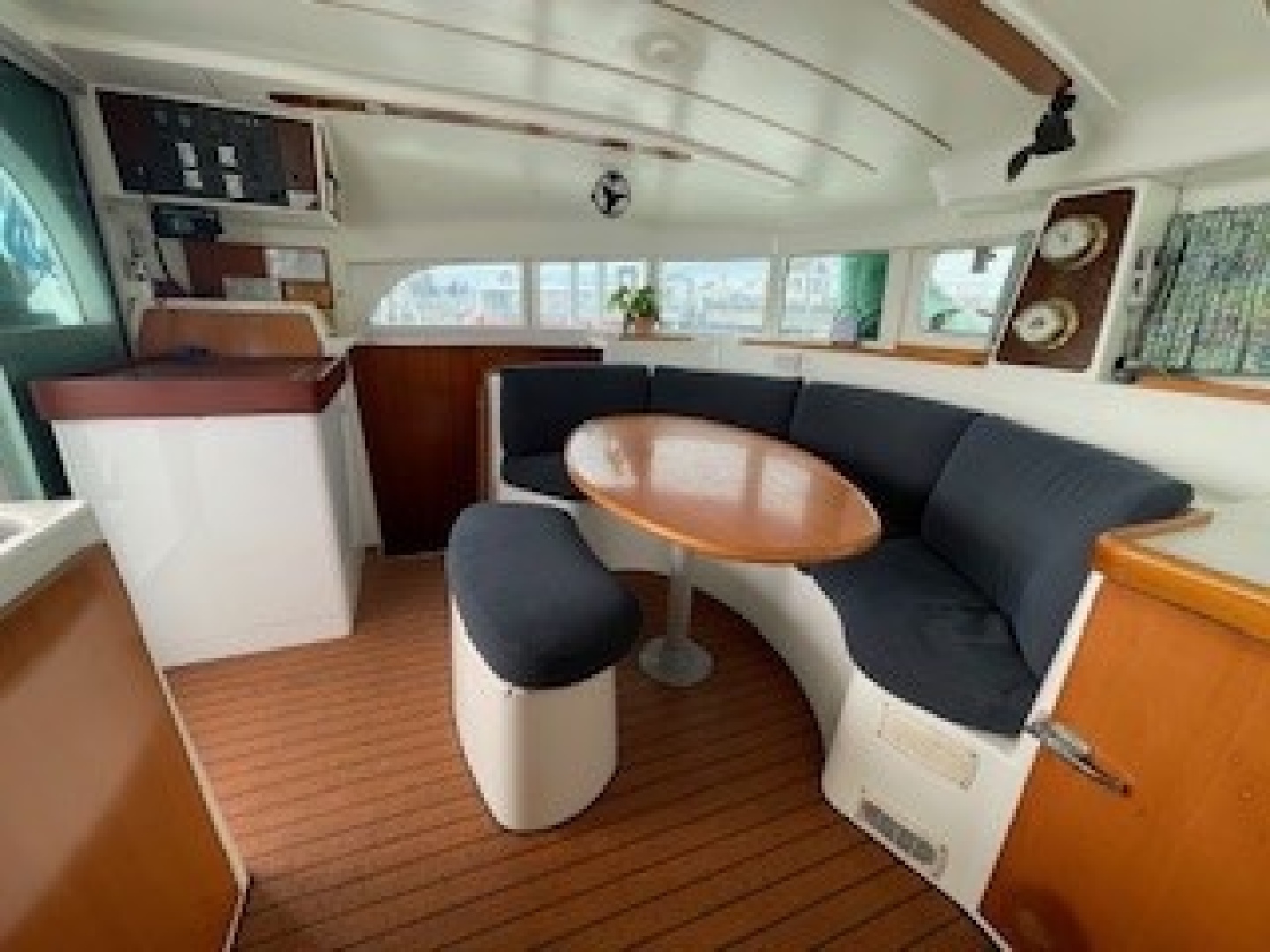 Slide: The Image of Used Sail Catamaran for sale 2003 Lagoon 380 - FISHY BUSINESS - 4893721